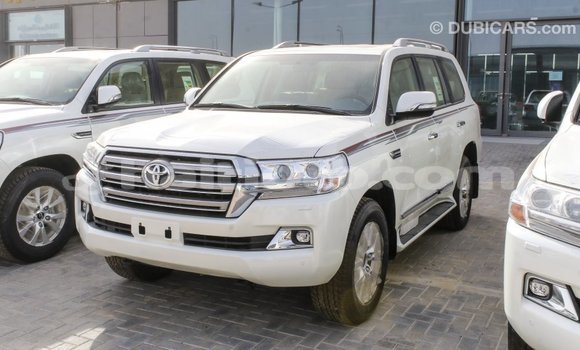 Acheter Import Voiture Toyota Land Cruiser Blanc à Import - Dubai, Artibonite Acheter Import Voiture Toyota Land Cruiser Blanc à Import - Dubai, Artibonite