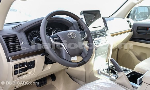 Acheter Import Voiture Toyota Land Cruiser Blanc à Import - Dubai, Artibonite Acheter Import Voiture Toyota Land Cruiser Blanc à Import - Dubai, Artibonite