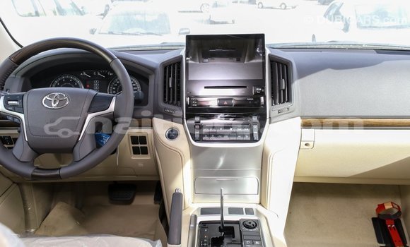 Acheter Import Voiture Toyota Land Cruiser Blanc à Import - Dubai, Artibonite Acheter Import Voiture Toyota Land Cruiser Blanc à Import - Dubai, Artibonite