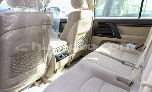 Acheter Import Voiture Toyota Land Cruiser Blanc à Import - Dubai, Artibonite Acheter Import Voiture Toyota Land Cruiser Blanc à Import - Dubai, Artibonite