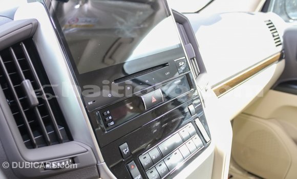 Acheter Import Voiture Toyota Land Cruiser Blanc à Import - Dubai, Artibonite Acheter Import Voiture Toyota Land Cruiser Blanc à Import - Dubai, Artibonite