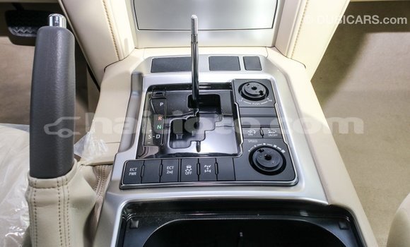 Acheter Import Voiture Toyota Land Cruiser Blanc à Import - Dubai, Artibonite Acheter Import Voiture Toyota Land Cruiser Blanc à Import - Dubai, Artibonite