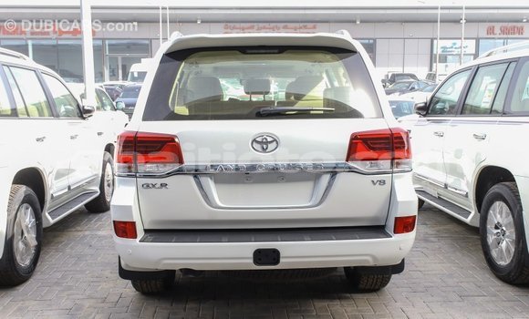 Acheter Import Voiture Toyota Land Cruiser Blanc à Import - Dubai, Artibonite Acheter Import Voiture Toyota Land Cruiser Blanc à Import - Dubai, Artibonite