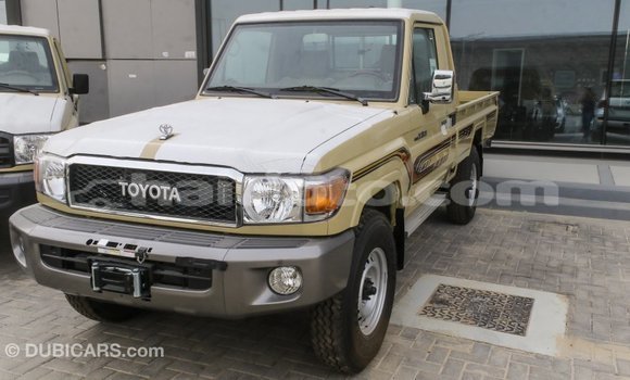 Acheter Import Voiture Toyota Land Cruiser Beige à Import - Dubai, Artibonite Acheter Import Voiture Toyota Land Cruiser Beige à Import - Dubai, Artibonite