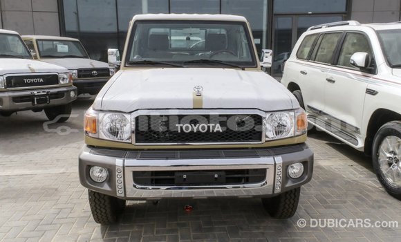 Acheter Import Voiture Toyota Land Cruiser Beige à Import - Dubai, Artibonite Acheter Import Voiture Toyota Land Cruiser Beige à Import - Dubai, Artibonite