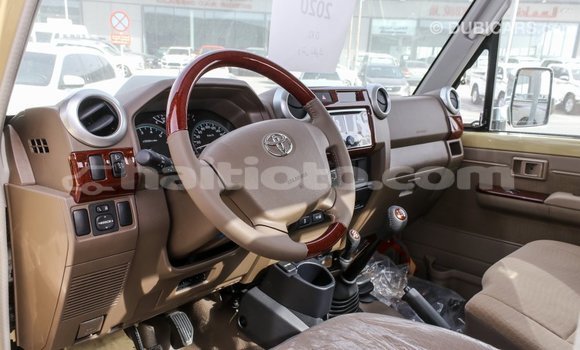 Acheter Import Voiture Toyota Land Cruiser Beige à Import - Dubai, Artibonite Acheter Import Voiture Toyota Land Cruiser Beige à Import - Dubai, Artibonite
