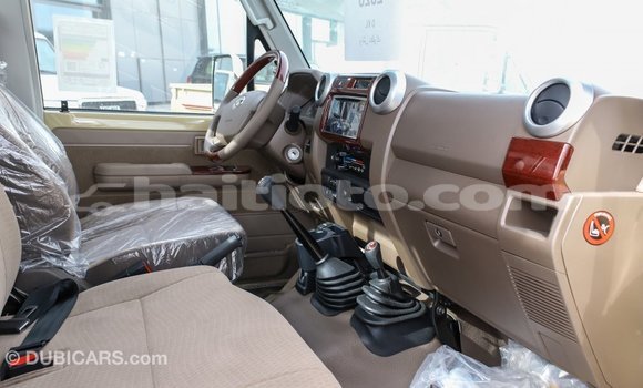Acheter Import Voiture Toyota Land Cruiser Beige à Import - Dubai, Artibonite Acheter Import Voiture Toyota Land Cruiser Beige à Import - Dubai, Artibonite
