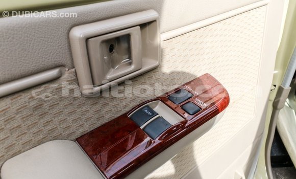 Acheter Import Voiture Toyota Land Cruiser Beige à Import - Dubai, Artibonite Acheter Import Voiture Toyota Land Cruiser Beige à Import - Dubai, Artibonite