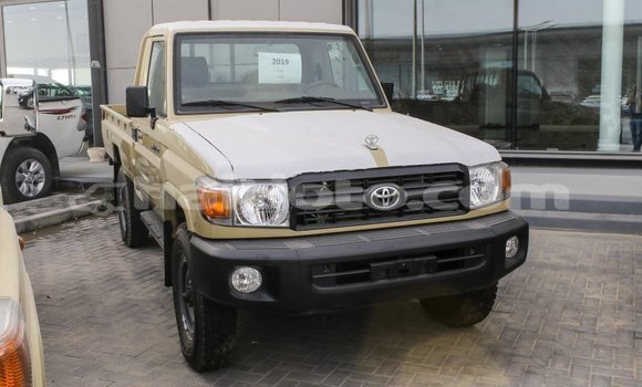 Acheter Import Voiture Toyota Land Cruiser Beige à Import - Dubai, Artibonite Acheter Import Voiture Toyota Land Cruiser Beige à Import - Dubai, Artibonite