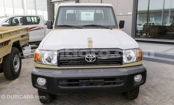 Acheter Import Voiture Toyota Land Cruiser Beige à Import - Dubai, Artibonite Acheter Import Voiture Toyota Land Cruiser Beige à Import - Dubai, Artibonite