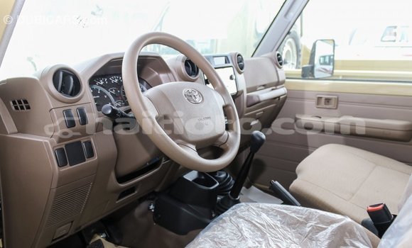 Acheter Import Voiture Toyota Land Cruiser Beige à Import - Dubai, Artibonite Acheter Import Voiture Toyota Land Cruiser Beige à Import - Dubai, Artibonite