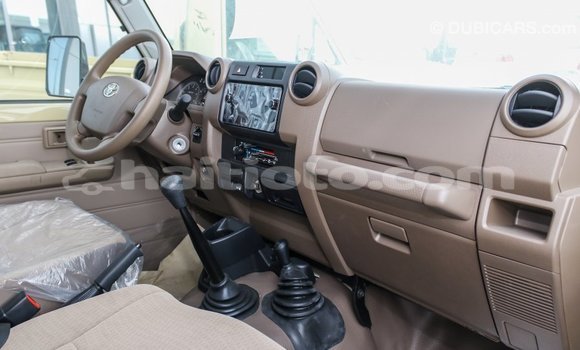 Acheter Import Voiture Toyota Land Cruiser Beige à Import - Dubai, Artibonite Acheter Import Voiture Toyota Land Cruiser Beige à Import - Dubai, Artibonite