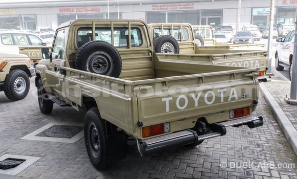 Acheter Import Voiture Toyota Land Cruiser Beige à Import - Dubai, Artibonite Acheter Import Voiture Toyota Land Cruiser Beige à Import - Dubai, Artibonite