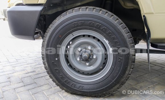 Acheter Import Voiture Toyota Land Cruiser Beige à Import - Dubai, Artibonite Acheter Import Voiture Toyota Land Cruiser Beige à Import - Dubai, Artibonite