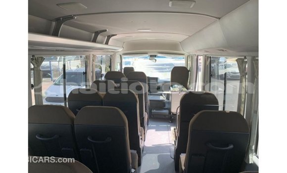 Acheter Import Voiture Toyota Coaster Blanc à Import - Dubai, Artibonite Acheter Import Voiture Toyota Coaster Blanc à Import - Dubai, Artibonite