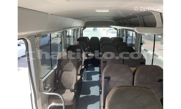 Acheter Import Voiture Toyota Coaster Blanc à Import - Dubai, Artibonite Acheter Import Voiture Toyota Coaster Blanc à Import - Dubai, Artibonite