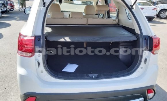 Acheter Import Voiture Mitsubishi Outlander Blanc à Import - Dubai, Artibonite Acheter Import Voiture Mitsubishi Outlander Blanc à Import - Dubai, Artibonite
