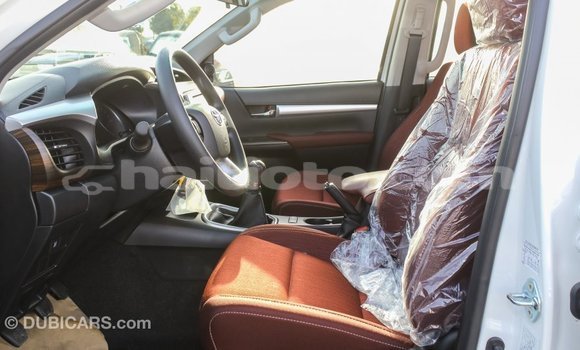 Acheter Import Voiture Toyota Hilux Blanc à Import - Dubai, Artibonite Acheter Import Voiture Toyota Hilux Blanc à Import - Dubai, Artibonite