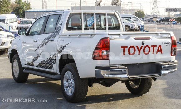 Acheter Import Voiture Toyota Hilux Blanc à Import - Dubai, Artibonite Acheter Import Voiture Toyota Hilux Blanc à Import - Dubai, Artibonite