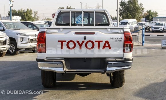 Acheter Import Voiture Toyota Hilux Blanc à Import - Dubai, Artibonite Acheter Import Voiture Toyota Hilux Blanc à Import - Dubai, Artibonite