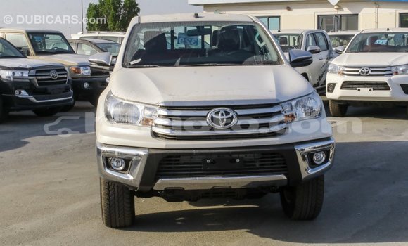 Acheter Import Voiture Toyota Hilux Blanc à Import - Dubai, Artibonite Acheter Import Voiture Toyota Hilux Blanc à Import - Dubai, Artibonite