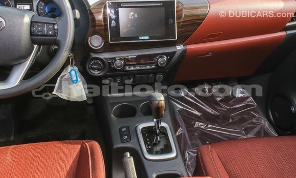 Acheter Import Voiture Toyota Hilux Blanc à Import - Dubai, Artibonite Acheter Import Voiture Toyota Hilux Blanc à Import - Dubai, Artibonite