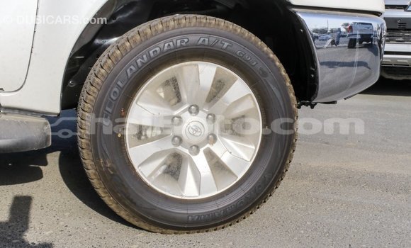 Acheter Import Voiture Toyota Hilux Blanc à Import - Dubai, Artibonite Acheter Import Voiture Toyota Hilux Blanc à Import - Dubai, Artibonite