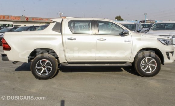 Acheter Import Voiture Toyota Hilux Blanc à Import - Dubai, Artibonite Acheter Import Voiture Toyota Hilux Blanc à Import - Dubai, Artibonite