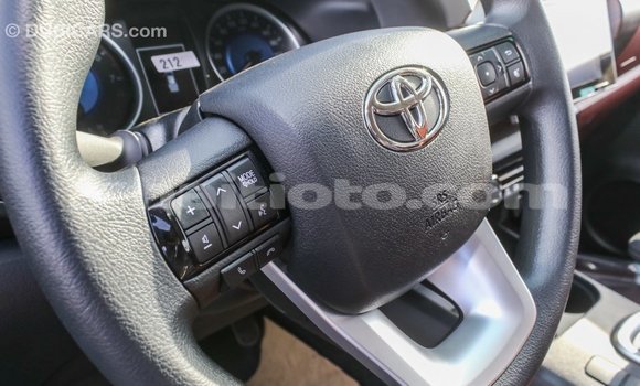 Acheter Import Voiture Toyota Hilux Blanc à Import - Dubai, Artibonite Acheter Import Voiture Toyota Hilux Blanc à Import - Dubai, Artibonite