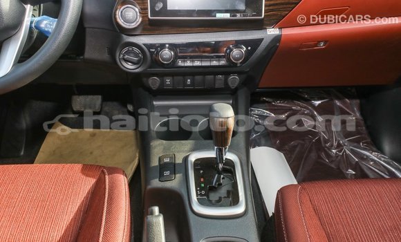 Acheter Import Voiture Toyota Hilux Blanc à Import - Dubai, Artibonite Acheter Import Voiture Toyota Hilux Blanc à Import - Dubai, Artibonite