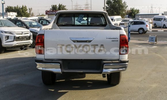 Acheter Import Voiture Toyota Hilux Blanc à Import - Dubai, Artibonite Acheter Import Voiture Toyota Hilux Blanc à Import - Dubai, Artibonite