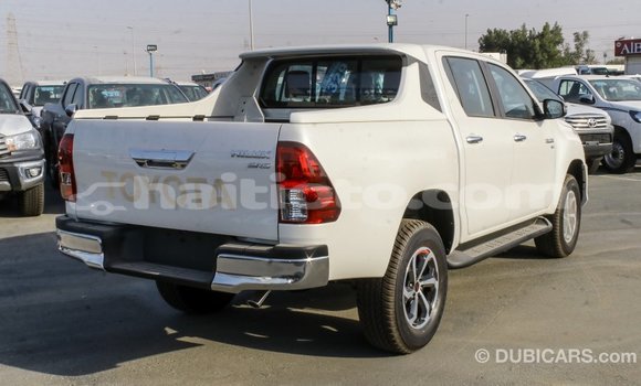 Acheter Import Voiture Toyota Hilux Blanc à Import - Dubai, Artibonite Acheter Import Voiture Toyota Hilux Blanc à Import - Dubai, Artibonite