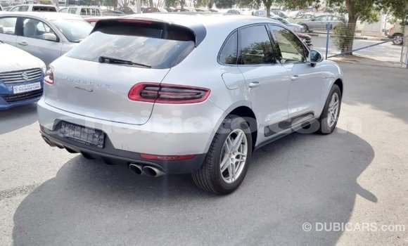Acheter Import Voiture Porsche Macan Autre à Import - Dubai, Artibonite Acheter Import Voiture Porsche Macan Autre à Import - Dubai, Artibonite