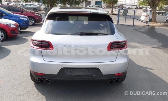 Acheter Import Voiture Porsche Macan Autre à Import - Dubai, Artibonite Acheter Import Voiture Porsche Macan Autre à Import - Dubai, Artibonite