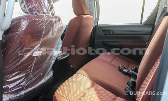 Acheter Import Voiture Toyota Hilux Blanc à Import - Dubai, Artibonite Acheter Import Voiture Toyota Hilux Blanc à Import - Dubai, Artibonite