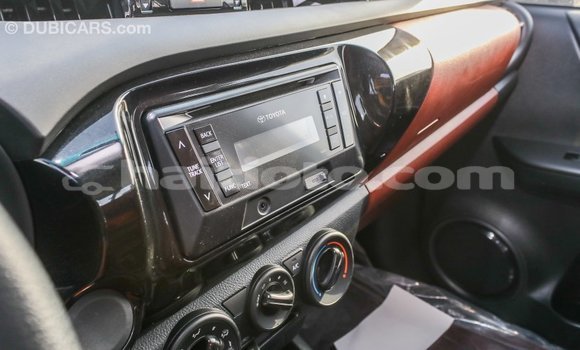 Acheter Import Voiture Toyota Hilux Blanc à Import - Dubai, Artibonite Acheter Import Voiture Toyota Hilux Blanc à Import - Dubai, Artibonite