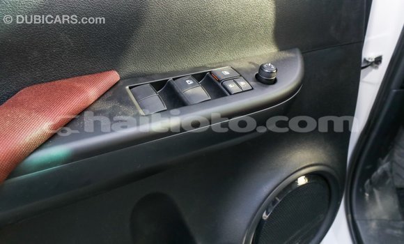 Acheter Import Voiture Toyota Hilux Blanc à Import - Dubai, Artibonite Acheter Import Voiture Toyota Hilux Blanc à Import - Dubai, Artibonite