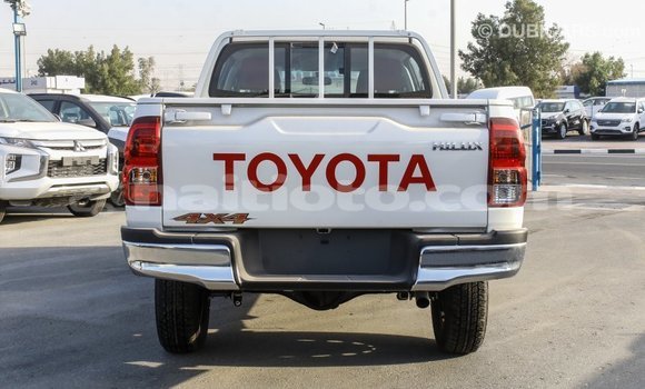 Acheter Import Voiture Toyota Hilux Blanc à Import - Dubai, Artibonite Acheter Import Voiture Toyota Hilux Blanc à Import - Dubai, Artibonite