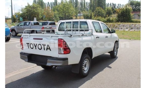 Buy Import Toyota Hilux White Car in Import - Dubai in Artibonite Buy Import Toyota Hilux White Car in Import - Dubai in Artibonite