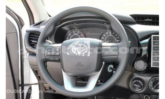Buy Import Toyota Hilux White Car in Import - Dubai in Artibonite Buy Import Toyota Hilux White Car in Import - Dubai in Artibonite