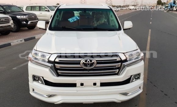 Acheter Import Voiture Toyota Land Cruiser Blanc à Import - Dubai, Artibonite Acheter Import Voiture Toyota Land Cruiser Blanc à Import - Dubai, Artibonite