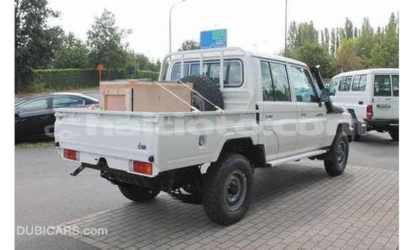 Buy Import Toyota Land Cruiser White Car in Import - Dubai in Artibonite Buy Import Toyota Land Cruiser White Car in Import - Dubai in Artibonite