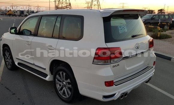 Acheter Import Voiture Toyota Land Cruiser Blanc à Import - Dubai, Artibonite Acheter Import Voiture Toyota Land Cruiser Blanc à Import - Dubai, Artibonite