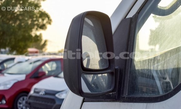 Acheter Import Voiture Kia Rio Blanc à Import - Dubai, Artibonite Acheter Import Voiture Kia Rio Blanc à Import - Dubai, Artibonite