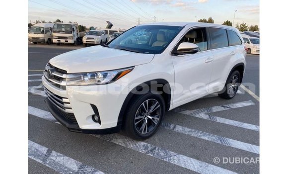 Acheter Import Voiture Toyota Highlander Blanc à Import - Dubai, Artibonite Acheter Import Voiture Toyota Highlander Blanc à Import - Dubai, Artibonite