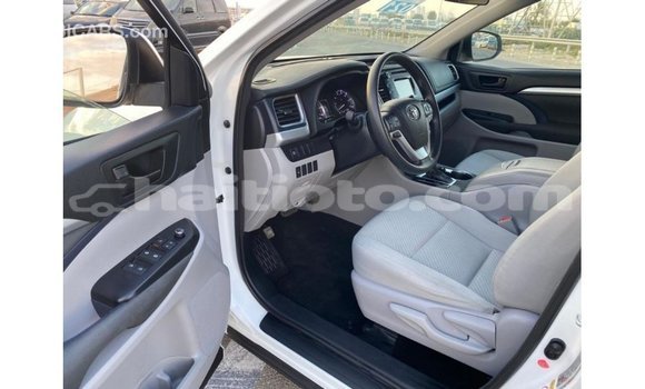 Acheter Import Voiture Toyota Highlander Blanc à Import - Dubai, Artibonite Acheter Import Voiture Toyota Highlander Blanc à Import - Dubai, Artibonite