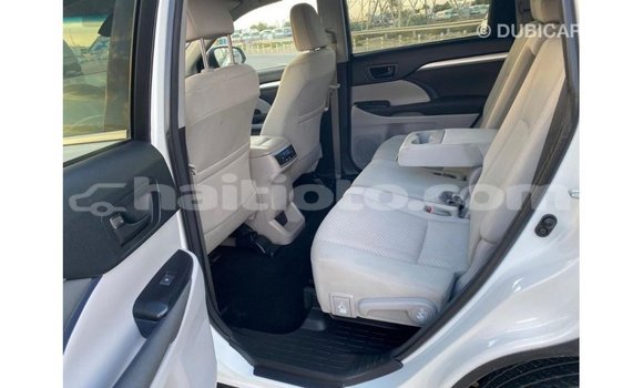 Acheter Import Voiture Toyota Highlander Blanc à Import - Dubai, Artibonite Acheter Import Voiture Toyota Highlander Blanc à Import - Dubai, Artibonite