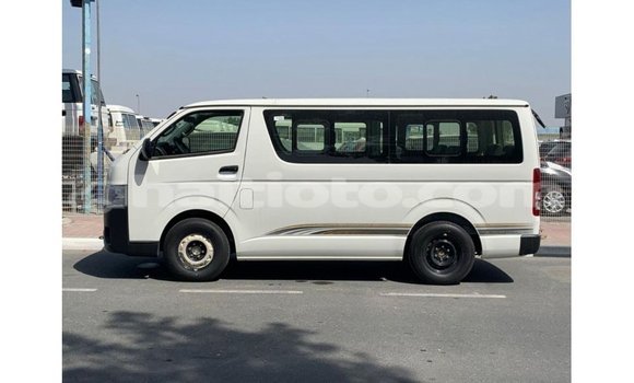 Acheter Import Voiture Toyota Hiace Blanc à Import - Dubai, Artibonite Acheter Import Voiture Toyota Hiace Blanc à Import - Dubai, Artibonite
