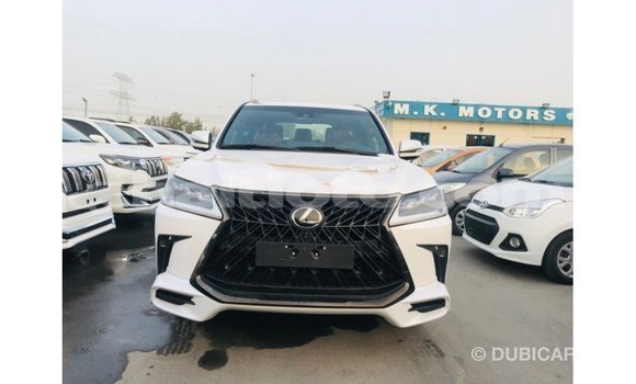 Acheter Import Voiture Lexus LX Blanc à Import - Dubai, Artibonite Acheter Import Voiture Lexus LX Blanc à Import - Dubai, Artibonite