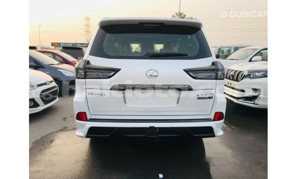 Acheter Import Voiture Lexus LX Blanc à Import - Dubai, Artibonite Acheter Import Voiture Lexus LX Blanc à Import - Dubai, Artibonite